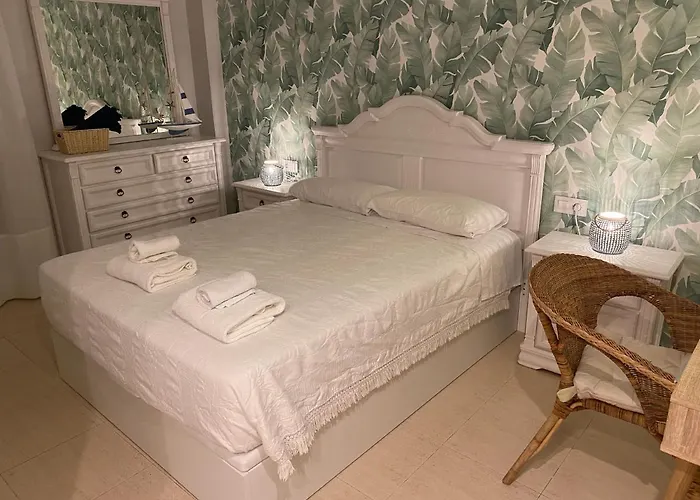 Apartamento 1ªlínea-50m De Playa-reformado-bbq Privada-vistas Al Mar-3 Terrazas